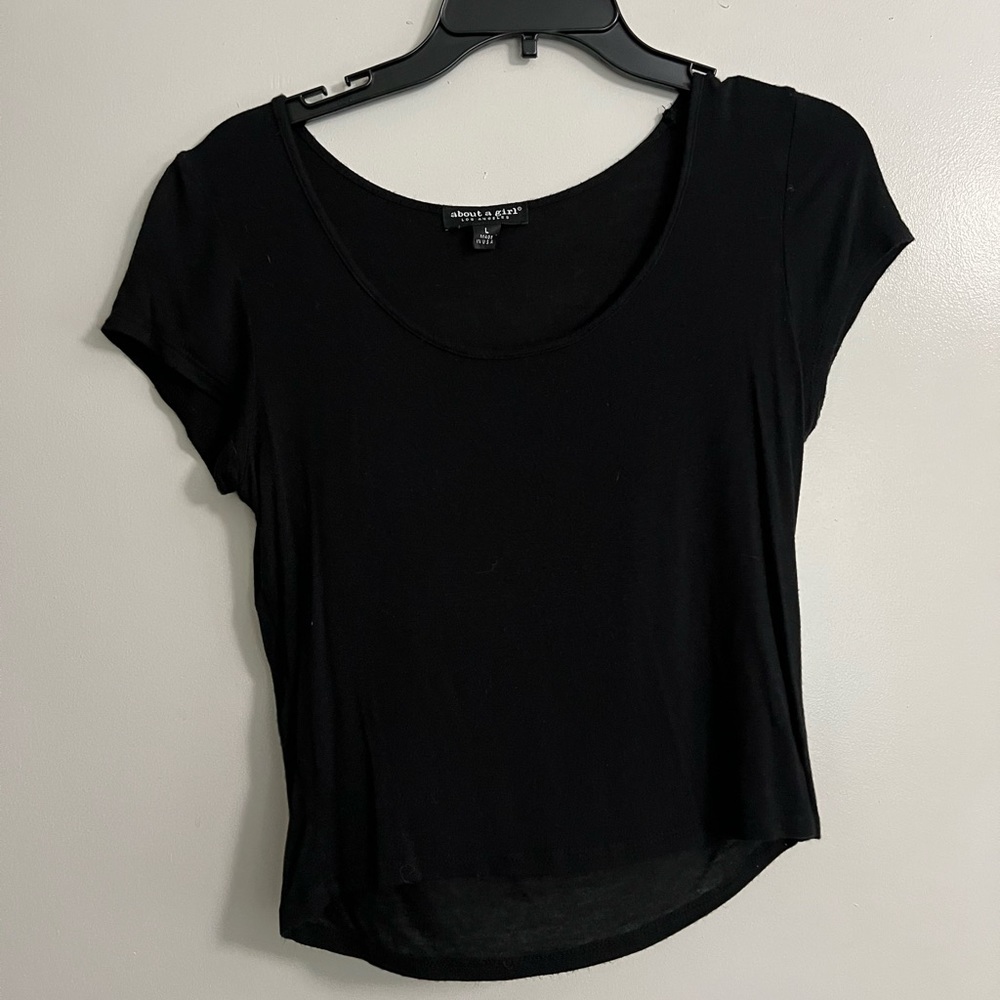 Super soft black crop top // only worn once - size large